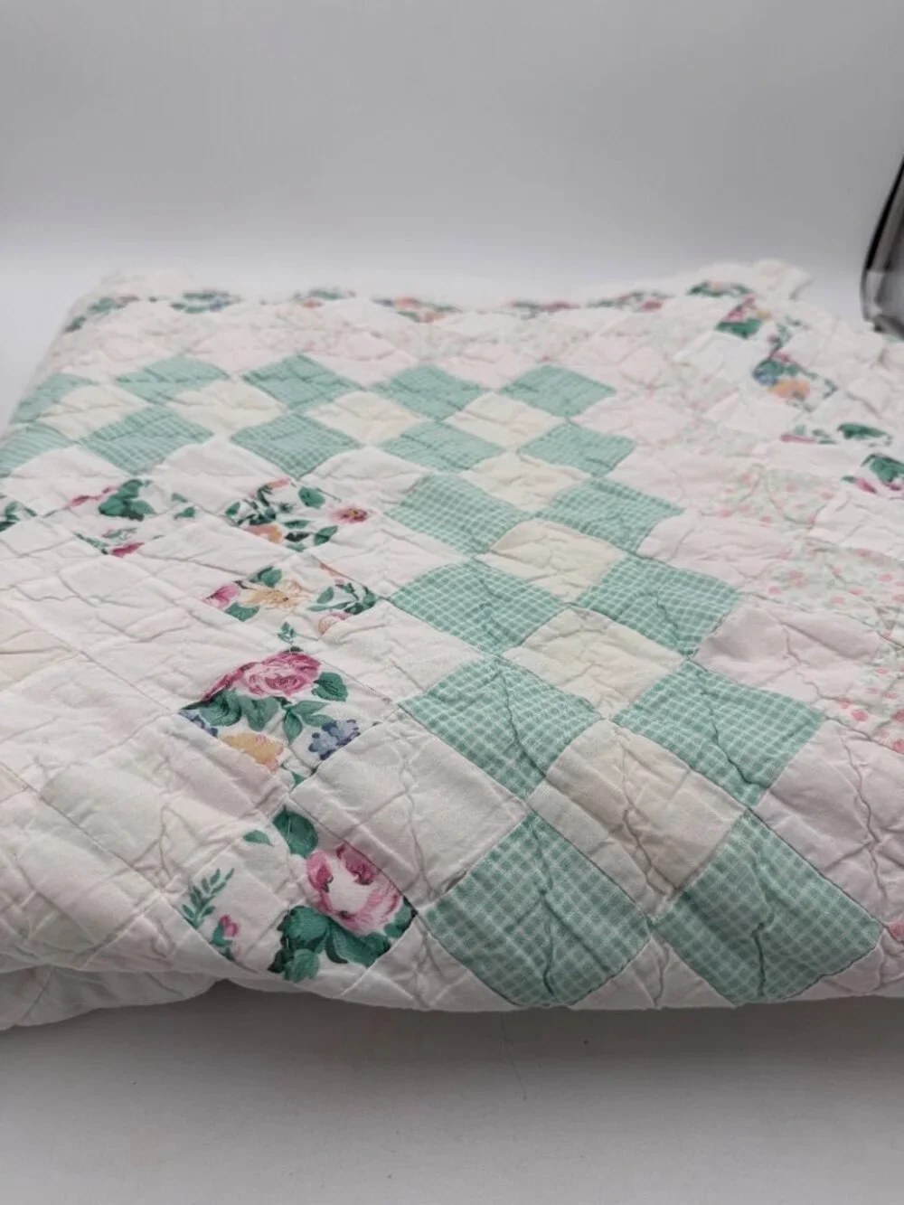 Vintage Handmade Floral Quilt Green White Patchwork Full Queen Scalloped Edges C